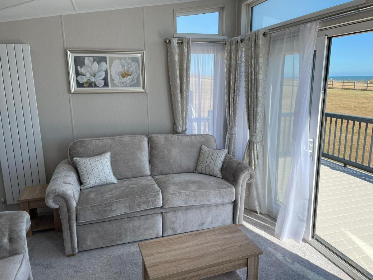 Stunning Caravan With Full Sea Views At Broadland Sands In Suffolk Ref 20236Bs Hopton on Sea Exterior foto