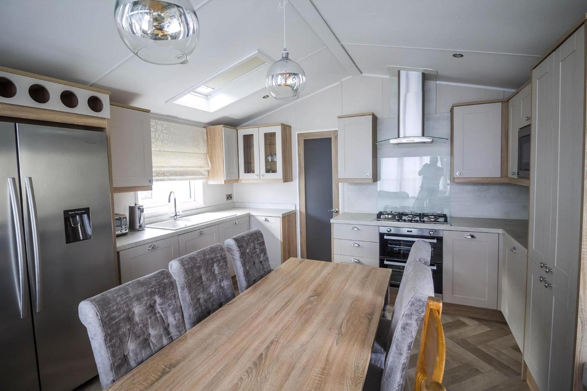 Stunning Caravan With Full Sea Views At Broadland Sands In Suffolk Ref 20236Bs Hopton on Sea Exterior foto